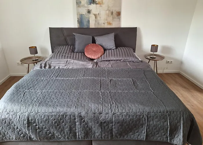 Apfelhaus アパート Rappin